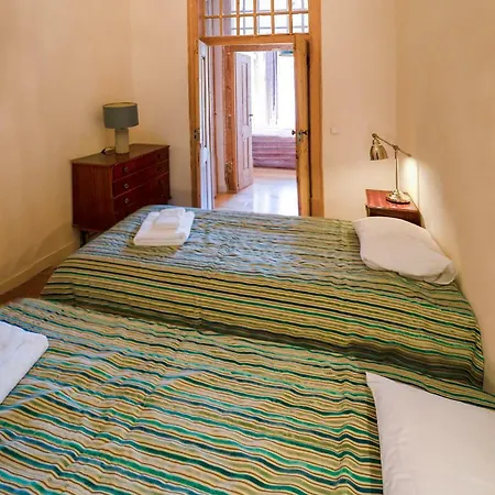 Διαμέρισμα Alfama Chic 2 *